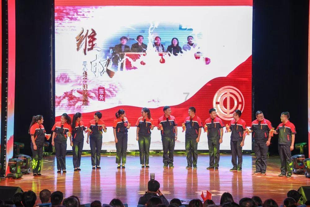 早上空腹喝一杯水，润肠排毒，可能会收获这4个“好处”！